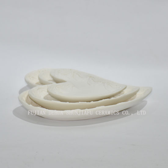 Neues Design, weiße Liebesherzform-Kuchenplatte für Party- / Hauptdekoration