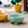 mit geprägtem Katzenkopf mit langem Schwanz und vier Fuß Haustier Katzenschale Gelb blau grün Keramik Haustier Feeder