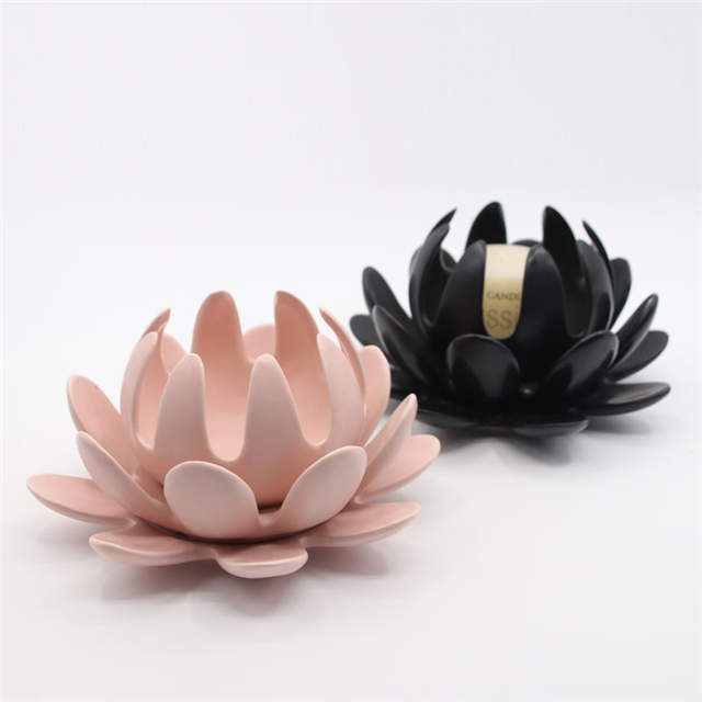 Verschiedene Blumenstile Verschiedene Farben Porzellanstatue Handmade Crafts Figur Keramik Blumenkerzenhalter